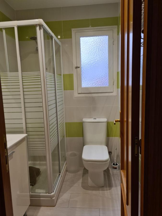 Habitacion Con Bano Privado- En Casa Familiar Beatriz Valencia Bagian luar foto
