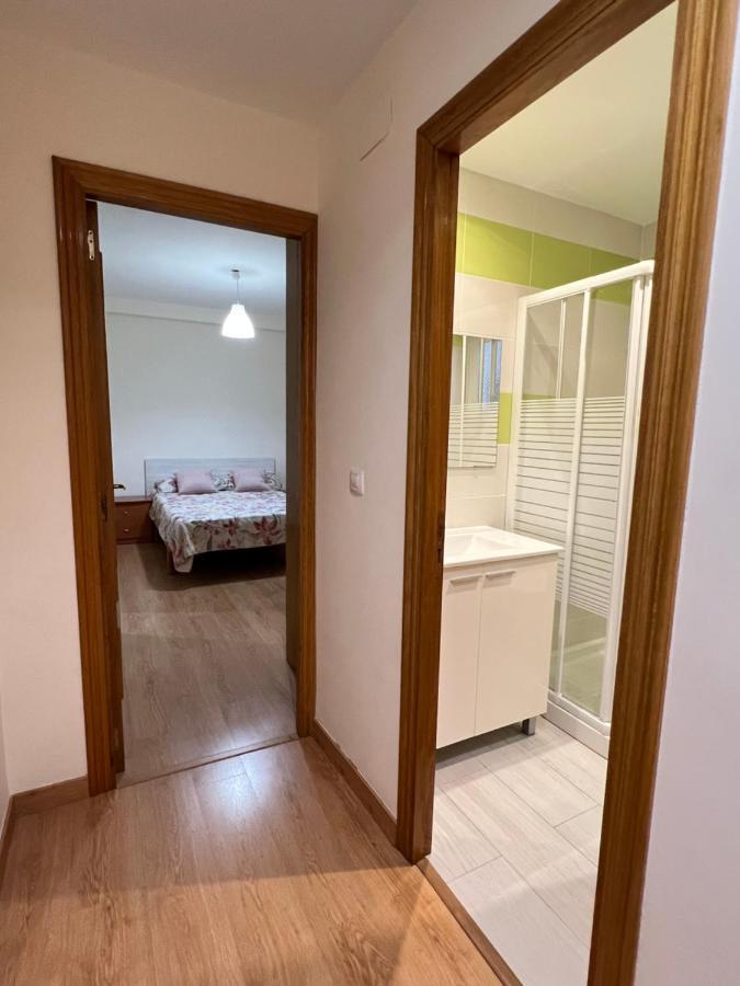 Habitacion Con Bano Privado- En Casa Familiar Beatriz Valencia Bagian luar foto