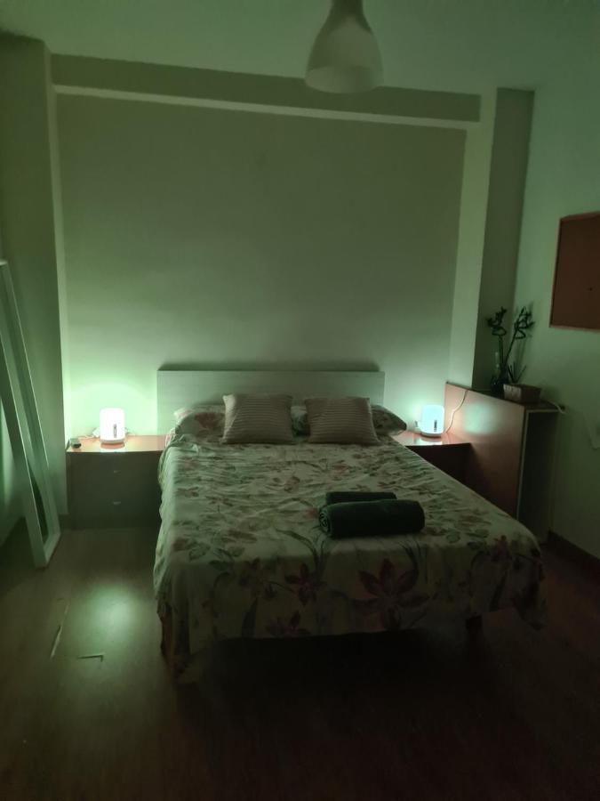 Habitacion Con Bano Privado- En Casa Familiar Beatriz Valencia Bagian luar foto